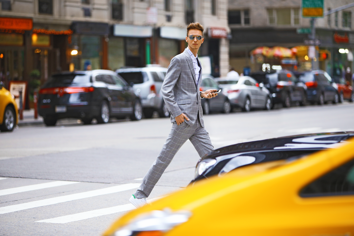 new-york-manhattan-fashion-week-spring-summer-2016-street-style-menswear-smizedivat-ferfidivat-oltony-suit-kockas-checkered-suit_7.png