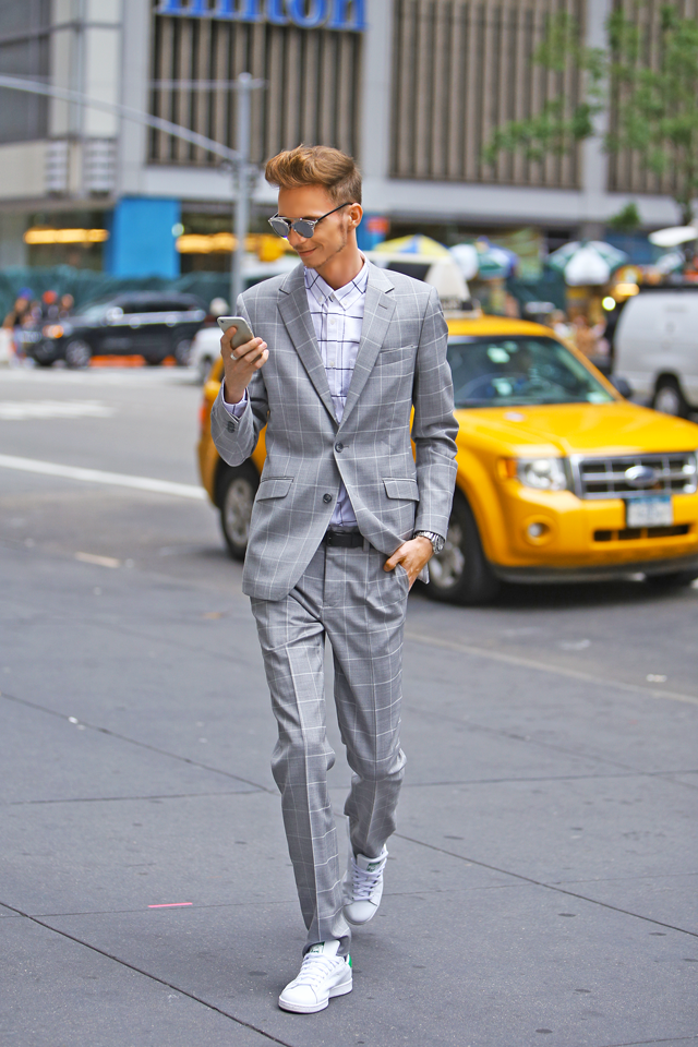 new-york-manhattan-fashion-week-spring-summer-2016-street-style-menswear-smizedivat-ferfidivat-oltony-suit-kockas-checkered-suit_9.png