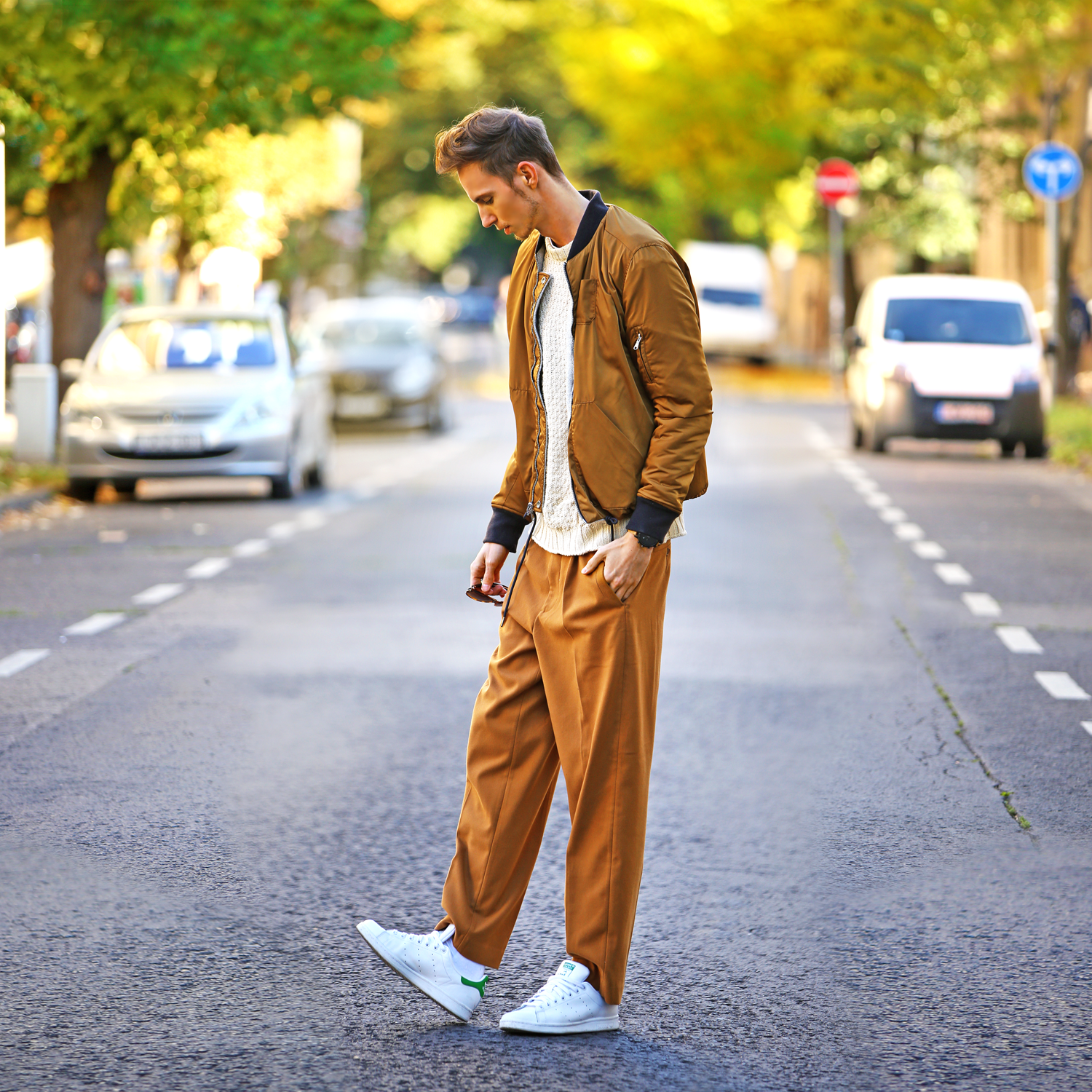 autumn-outfit-street-style-camel-brown-long-trousers-ferfidivat-divatblogger-fashion-blogger-hm-fall-winter_2.png