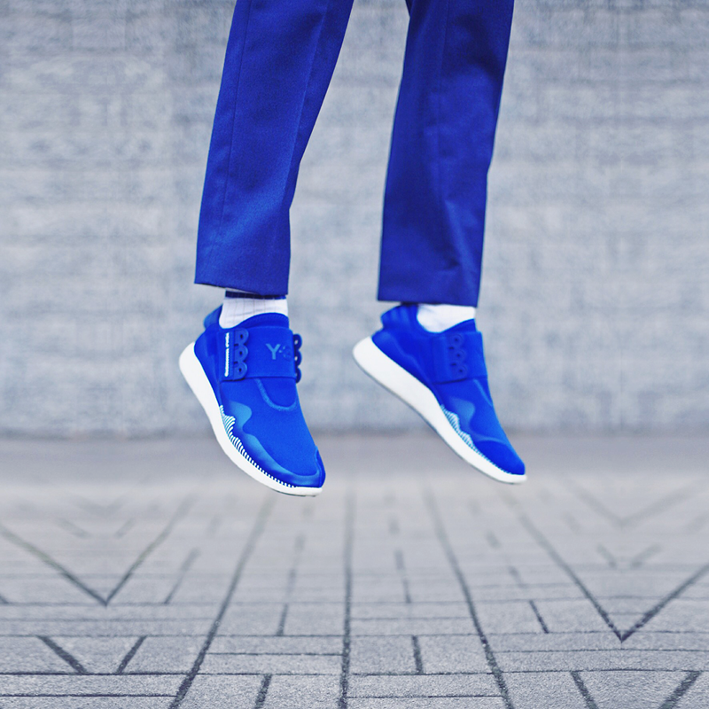 calvin-klein-watch-karorak-yohji-yamamoto-y3-adidas-sneakers-street-style-blue-karacsonyi-ajandek_2.png