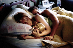 Dollár, kanna, szerelem / The Brass Teapot (2012)