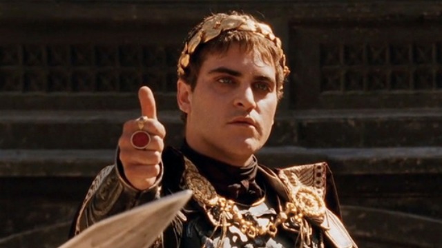 joaquin-phoenix-commodus-gladiator.jpg