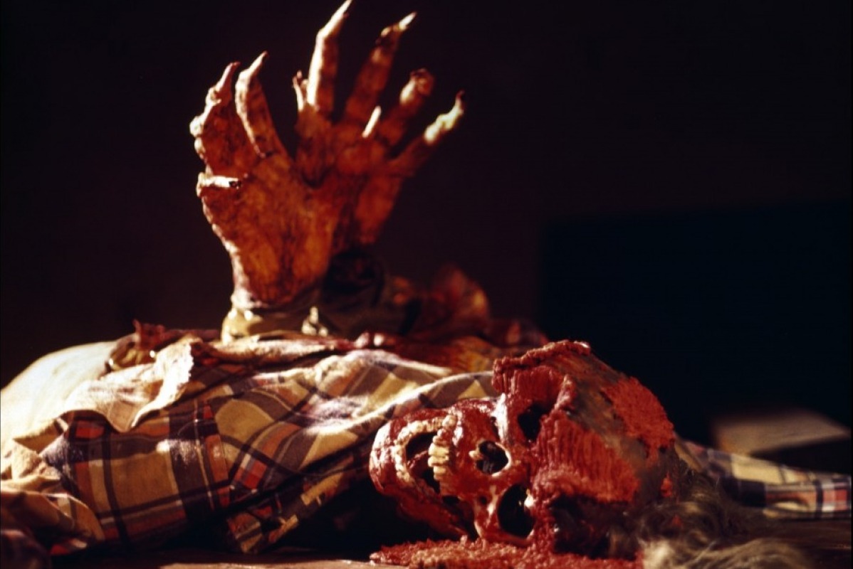 evil-dead-1982-12-g.jpg