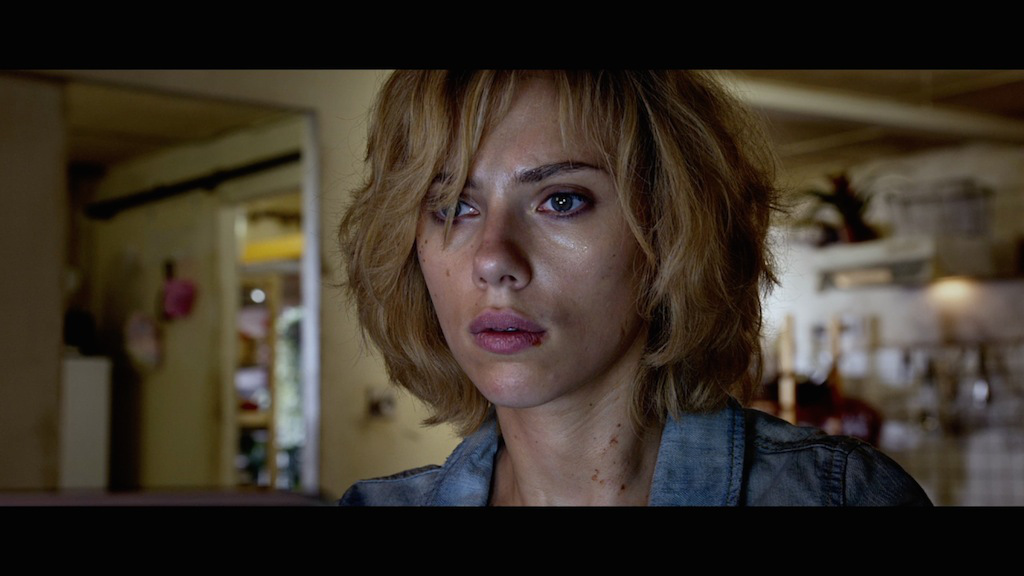 lucy-2014-movie-screenshot-learning.jpg