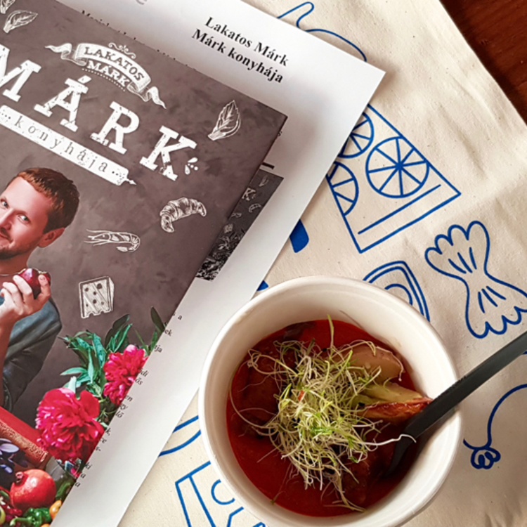 Lakatos Márk szakácskönyve olyan, mint ő maga: színes és szeretnivaló