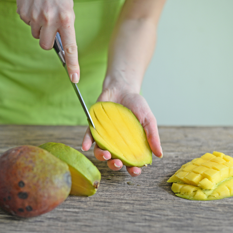 Hogyan válasszuk ki és dolgozzuk fel a legfinomabb mangót? Sós ételekbe is jól passzol