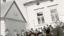 Március 15-i levente felvonulás a Kálvin János utcában.