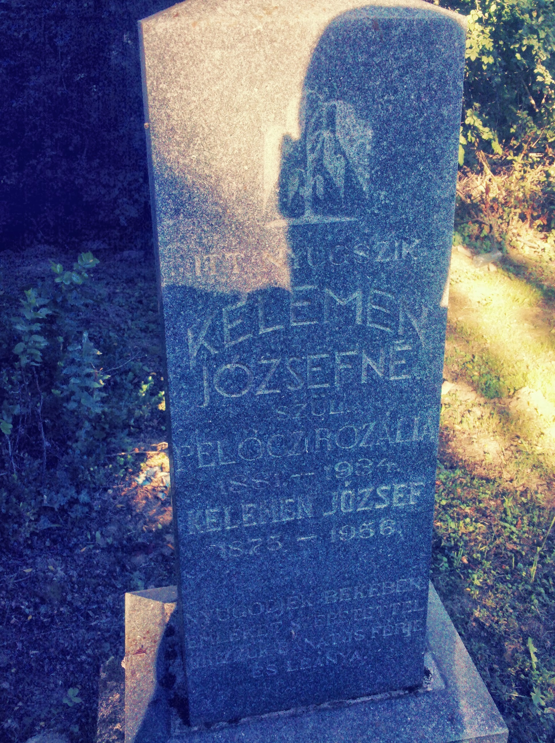 Kelemen József és Pelöcz Rozália sírköve (Somogyjád).jpg