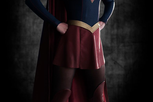 Supergirl menetfekszerelésben