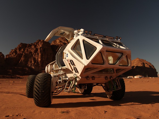 Na ki készített marsjárót a "The Martian" című filmhez?