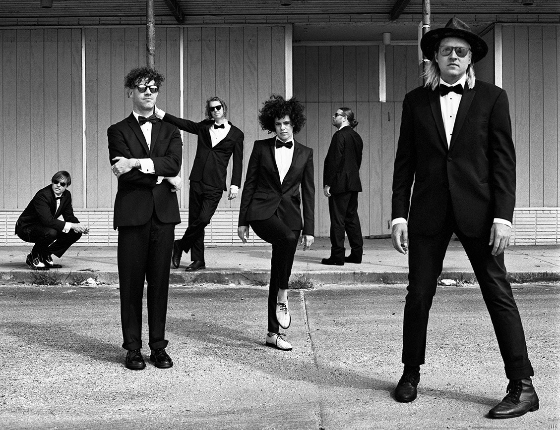 arcade-fire-2017-press-photo-cropped-anton-corbijn.jpg