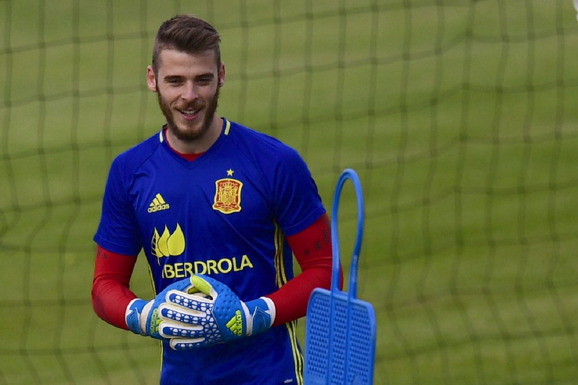 david-de-gea-in-action-during-spain-training.jpg