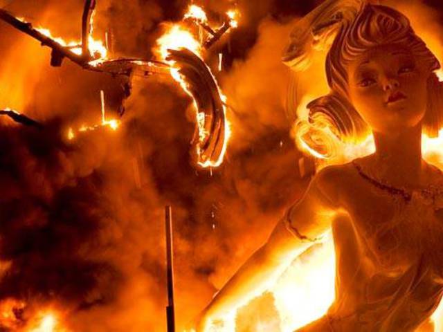 Fallas, amikor kötelező a tűzzel játszani
