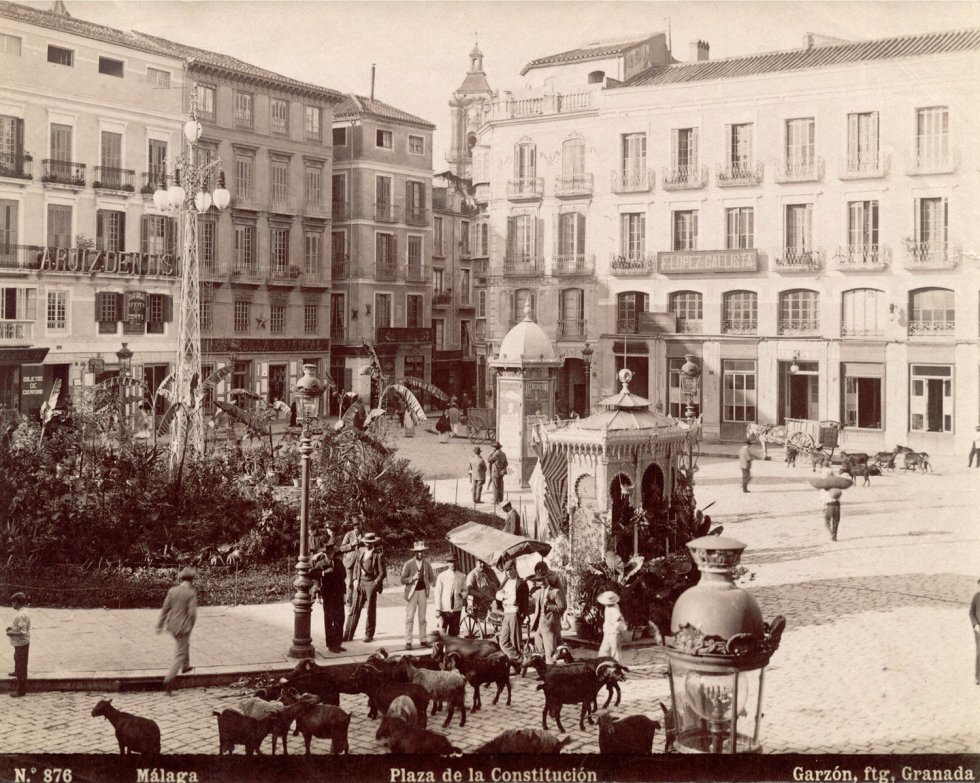 plaza_de_la_constitucion_de_malaga_en_1897.jpg