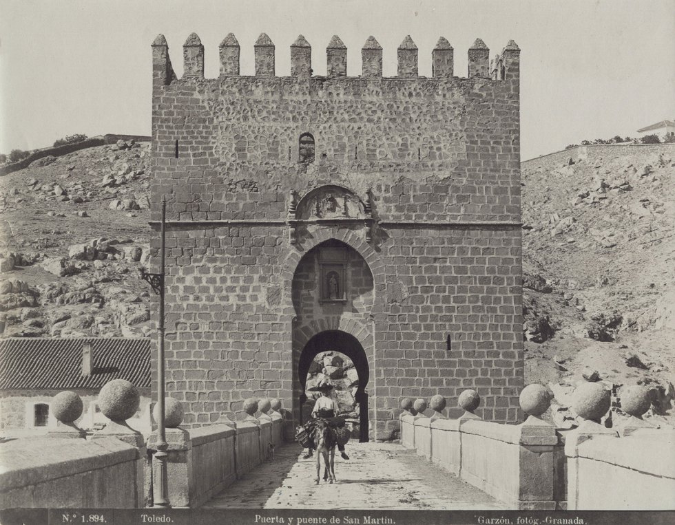 puerta_y_puente_de_san_martin_de_toledo_en_1897.jpg