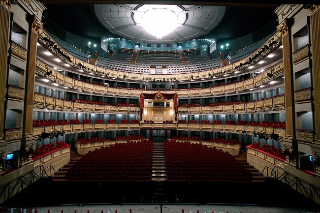 teatro-real-madrid-opera-epulete-latnivalo.jpg