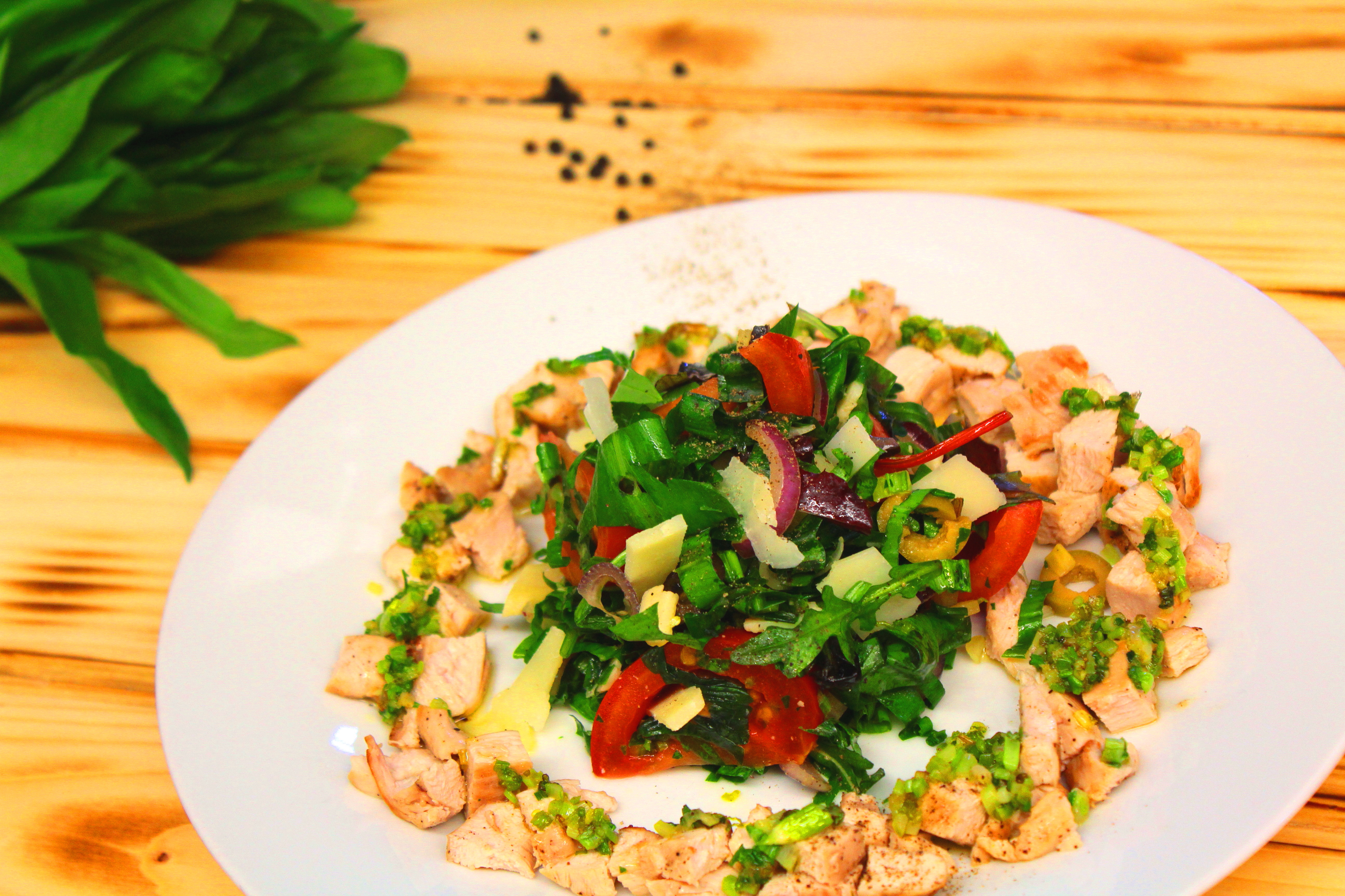 medvehagyma_salata_csirkevel.jpg