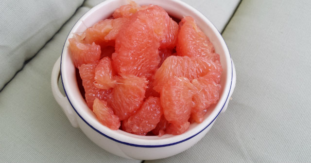 mezes_grapefruit_salata.jpg
