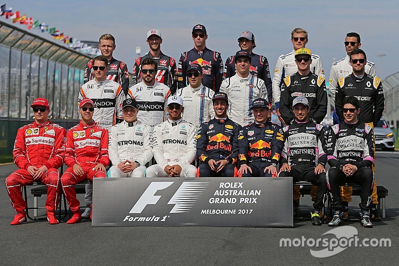 f1-australian-gp-2017-drivers-group-picture-5651092.jpg