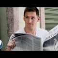 Mind lehetünk hősök - Messi önmagáról olvas újságot