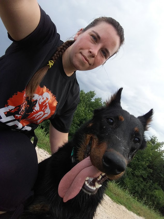 beauceron-berger-de-beauce-gardiens-du-chaos-kennel-dog-sport-canicross-running-kutya-futas-trail-hard-dog-race.jpg