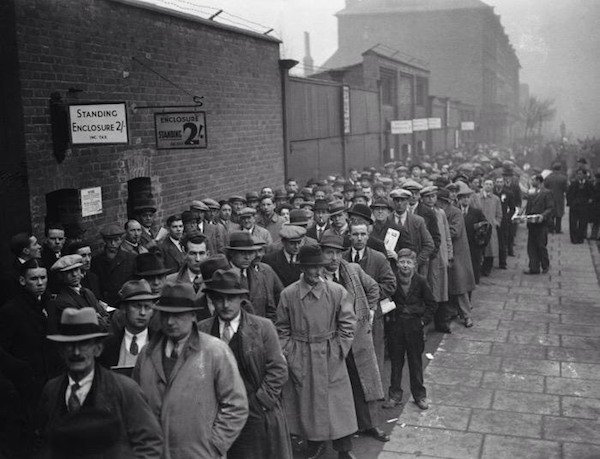 arsenal-fans-highburu-1930s.jpg