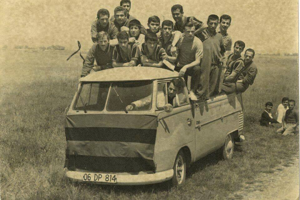 eskisehirspor_team_on_their_way_to_the_training_1966.jpg