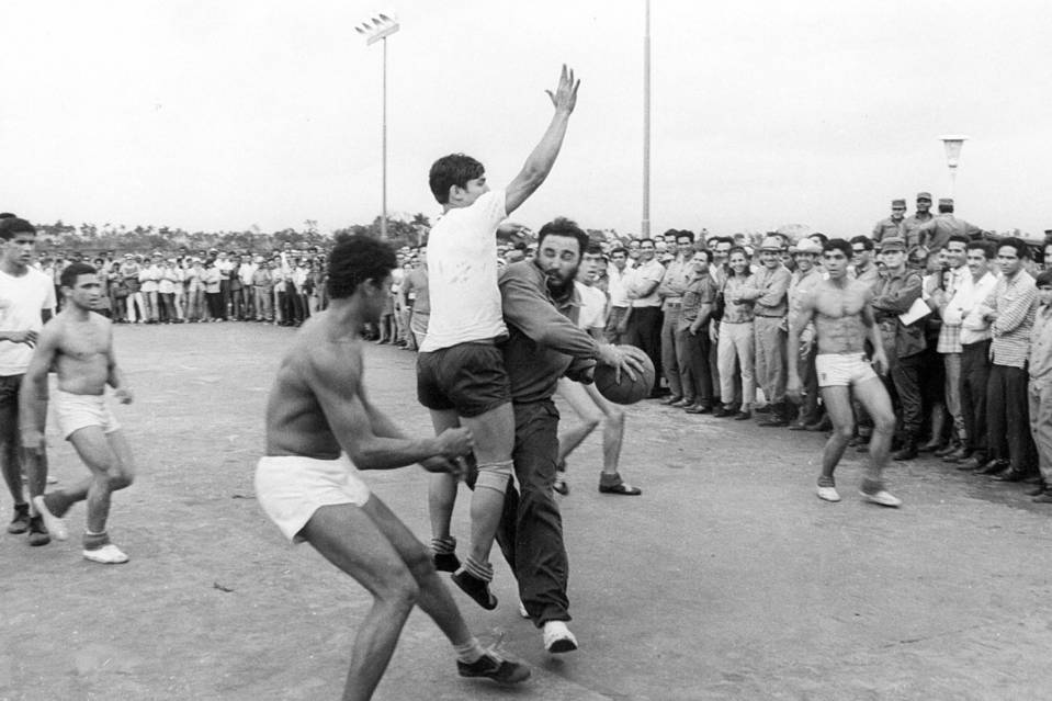 fidel_castro_playing_basketball_with_students_1970.jpg