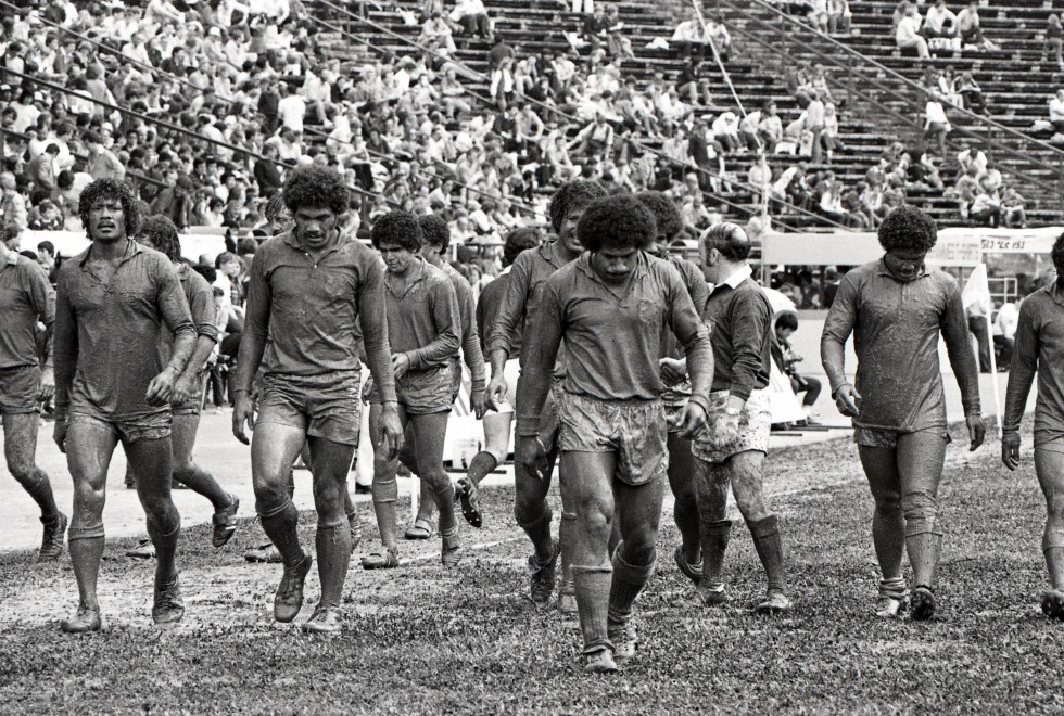 fiji_trudge_off_after_losing_14-4_to_australia_in_the_final_of_the_hong_kong_sevens_rugby_tournament_1983.jpg