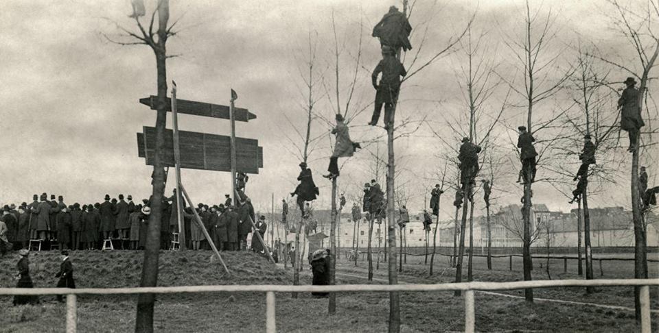 match_between_belgium_and_holland_in_1913.jpg