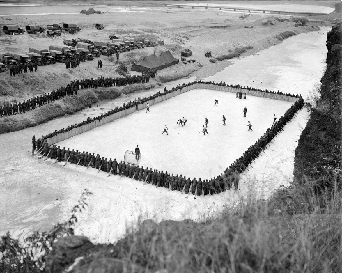 royal_canadian_horse_artillery_officers_vs_van_doos_officers_in_ice_hockey_during_the_korean_war_1952.jpg