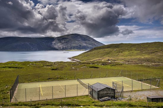 the-bunabhainneadar-tennis-court.jpg