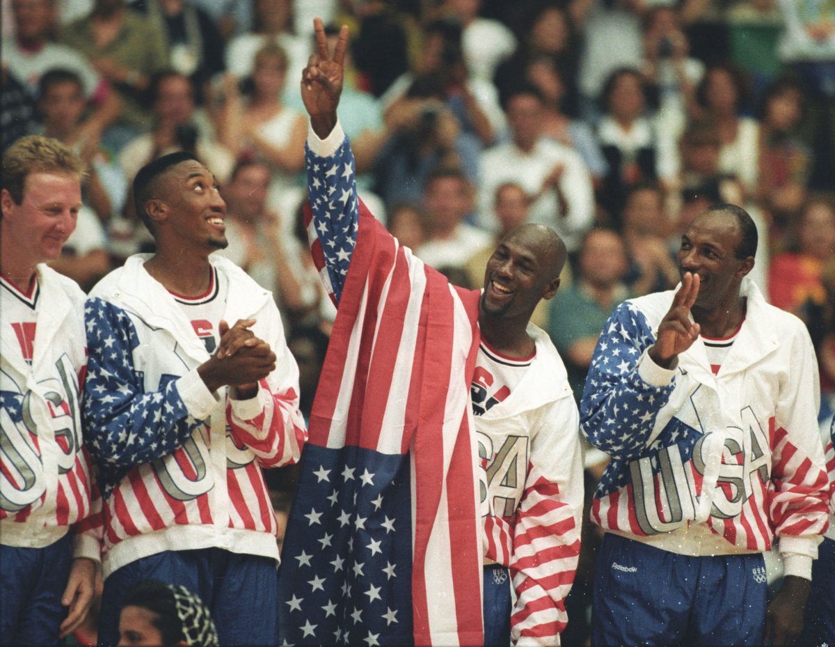 the-dream-team-celebrates-their-victory-at-the-1992-summer-olympics-in-barcelona.jpg