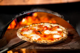 Sallangmentes, letisztult, és hamisítatlan olasz ízekkel nyitott étterem-pizzázót a Fragola a XII. kerületben Olive di Fragola néven