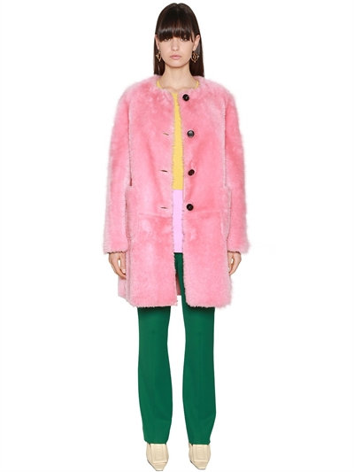 <a href=‘https://www.luisaviaroma.com/en-hu/p/marni/women/fur-shearling/66I-1JS001?ColorId=Uk9DMzM1&SubLine=clothing&CategoryId=18&lvrid=_p_d4BP_gw_c18‘ target=‘_blank‘ rel=‘noopener noreferrer‘>Marni</a></p>