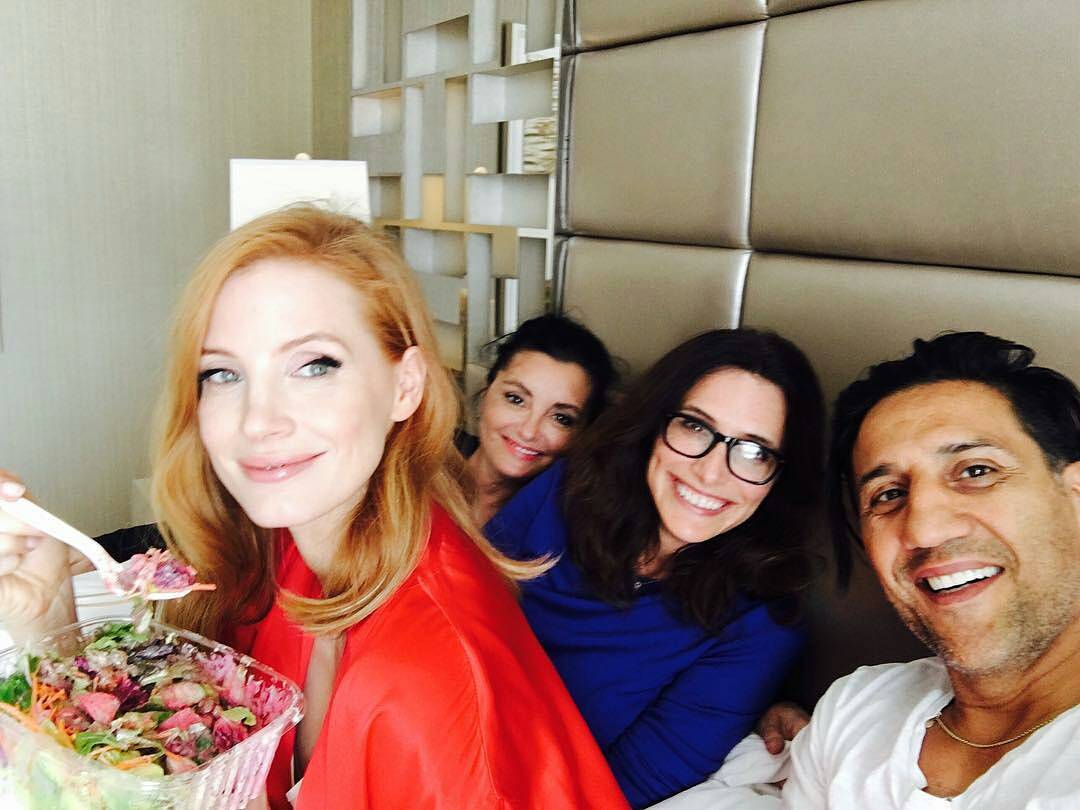 Jessica Chastain bedobott egy salit a buli előtt