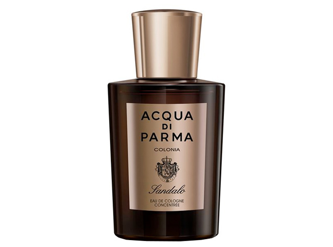 Acqua di Parma - Colonia Sandalo<br />Ez az ikonikus parfüm már 1916 óta rendkívül népszerű. 2018-ban is kivehetők az eredeti parfüm jól ismert jegyei, mint a kardamom, a levendula, és a szantálfa, amit most zingy és citrus jegyekkel párosítottak. Az eredmény egy klasszikus, arisztokrata, fás illat, amit kifinomult férfiaknak ajánlok. 