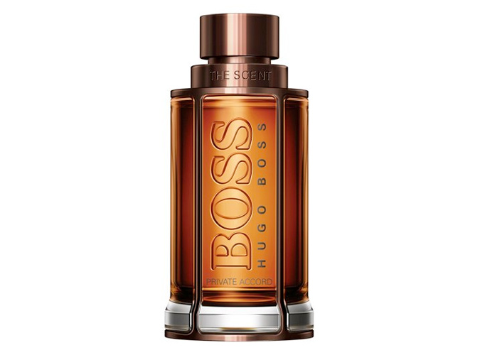 Boss - The Scent Private Accord<br />Ez az egyik nagy kedvencem ebben a szezonban - a legszívesebben megfürdenék ebben az illatban! Ráadásul ha ezt viselem, szinte minden nő ismerősöm rákérdez, hogy mi is ez.<br />A parfümben a kakaópor folyékony formája valamint a gyömbér, illetve az egzotikus maninka gyümölcsök kellemes kölcsönhatása érződik. Ettől lesz egy finoman fás, fűszeres jegyekkel teli, kellemes téli illat. 