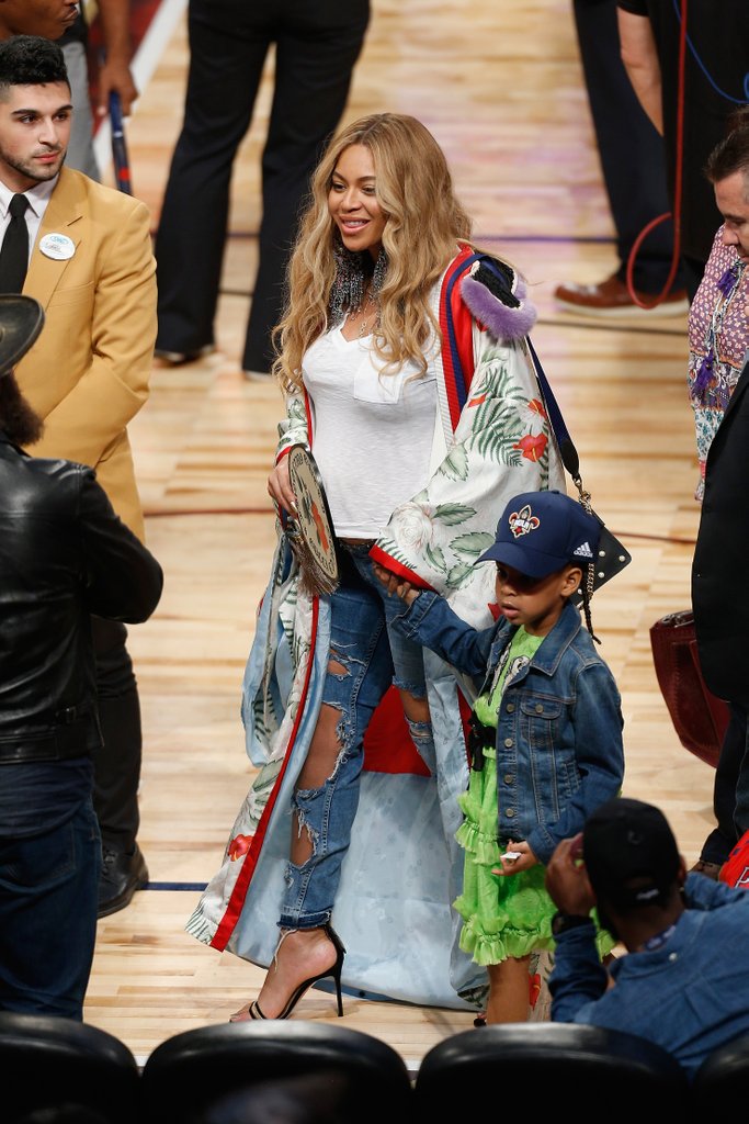 Beyoncé Gucciban egy NBA meccsen