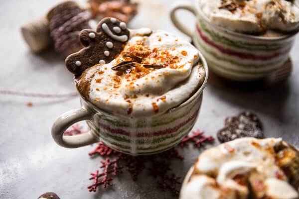 gingerbread-latte-with-salted-caramel-sugar-video-6.jpg