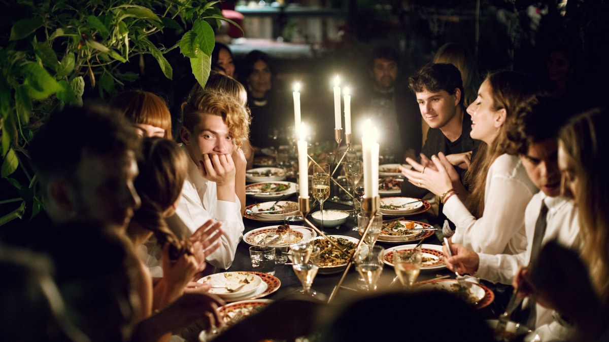 Deipnofóbia - A vacsorapartiktól és az állófogadásoktól való kóros félelem <br />Sokszor válhat egy vacsora kínossá, azonban vannak olyanok, akik annyira rettegnek az étkezés közbeni beszélgetésektől, hogy képesek lemondani egy meghívást is.<br />