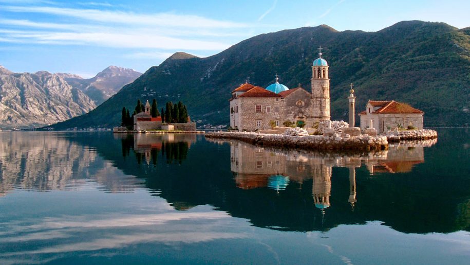 island-church-in-perastkotor-bay-montenegro-915x515.jpg