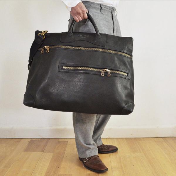 jasmb-london-move-on-large-shoulder-bag-black-leather-classics-men_grande.jpg