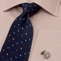 Öltöny- nyakkendő-ing kapcsolata /az ing oldaláról vizsgálva