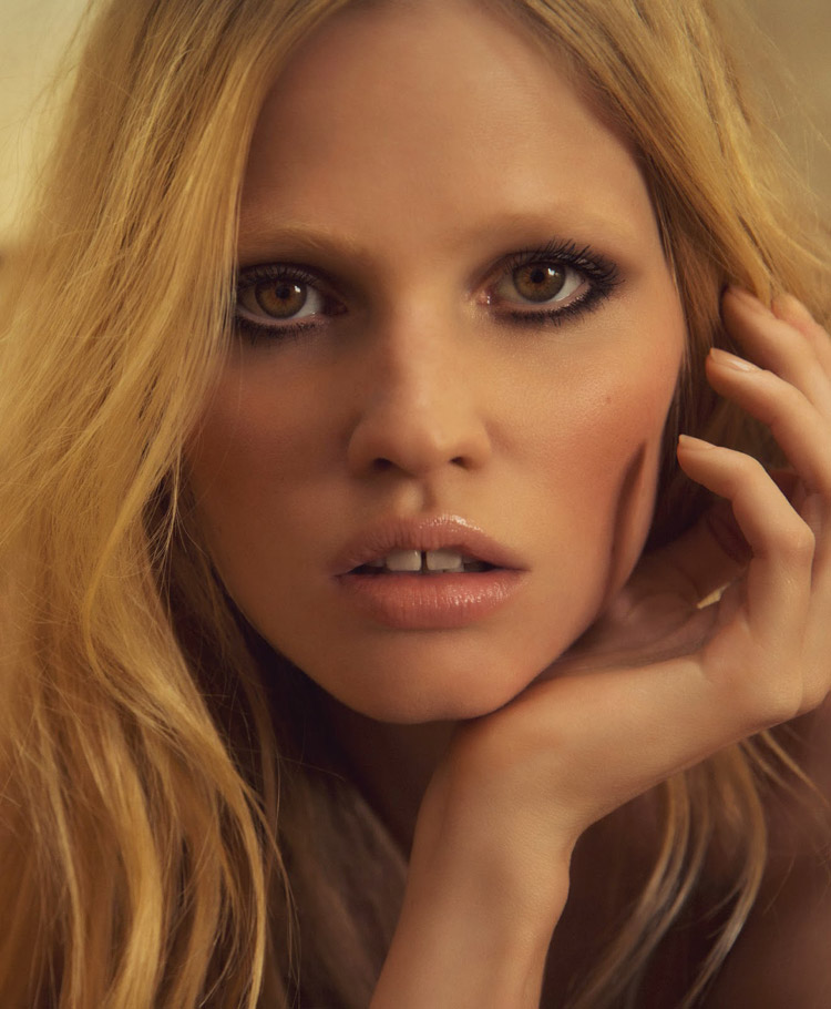 Lara-Stone-Porter-Inez-Vinoodh-01.jpg