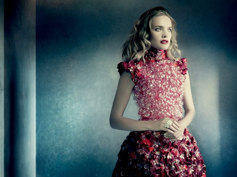 natalia-vodianova-by-paolo-roversi-for-vogue-russia-december-2014-1.jpg