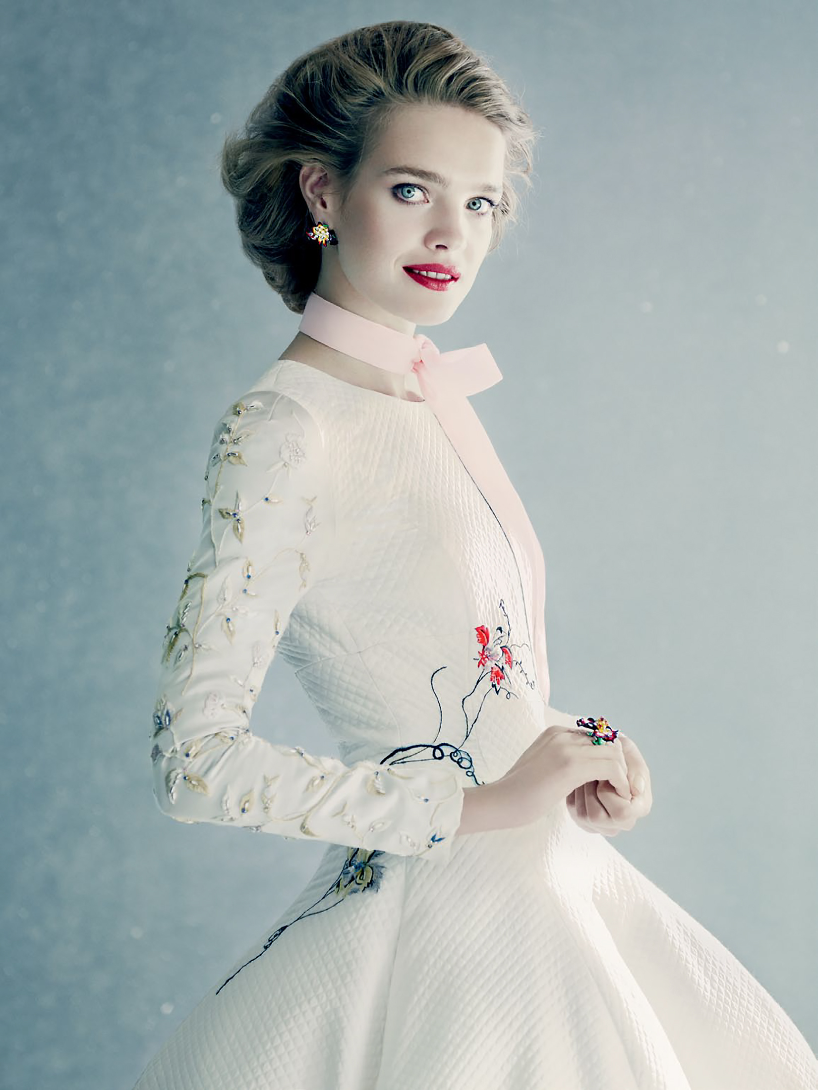 natalia-vodianova-by-paolo-roversi-for-vogue-russia-december-20147.jpg