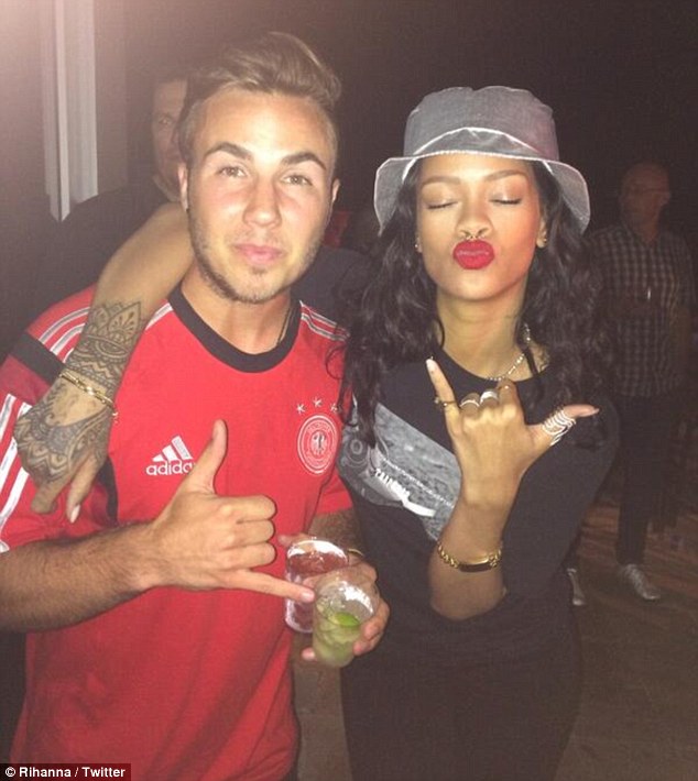 rihanna-götze.jpg