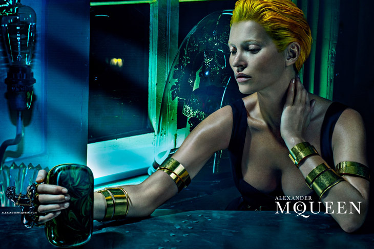 Kate-Moss-Alexander-McQueen-SS14-05.jpg