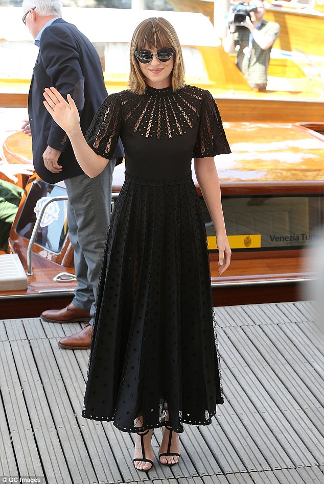 venice-dakota-johnson_1.jpg